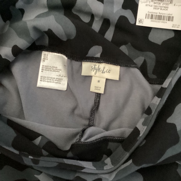 NWT!! Camouflage leggings, size medium - Picture 4 of 6